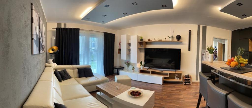 Krejcarek Garden Apartment Прага Екстериор снимка