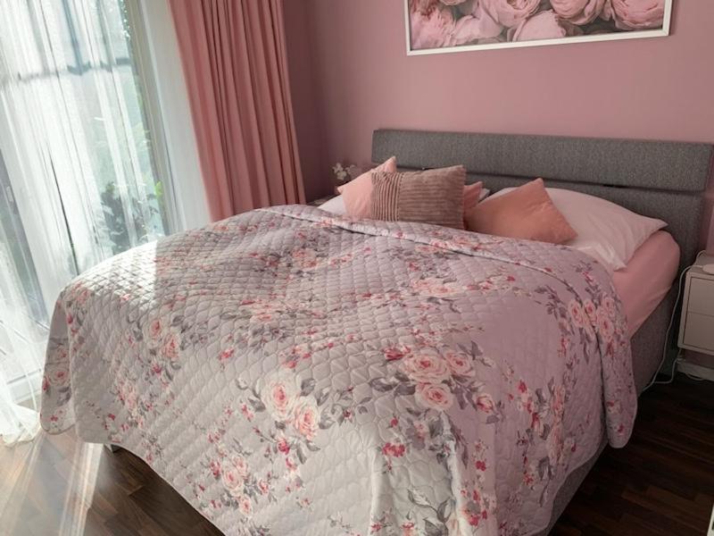 Krejcarek Garden Apartment Прага Екстериор снимка