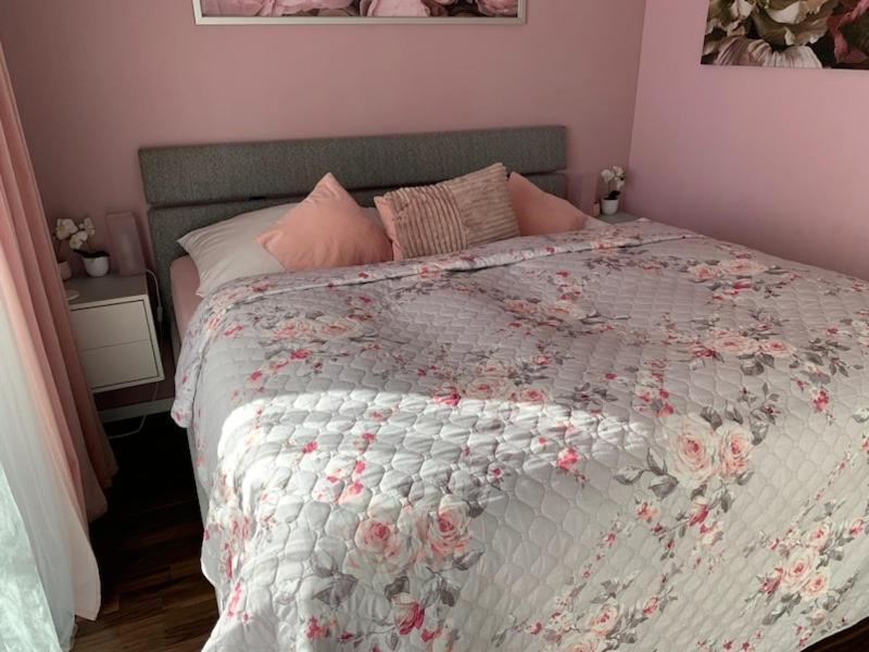 Krejcarek Garden Apartment Прага Екстериор снимка