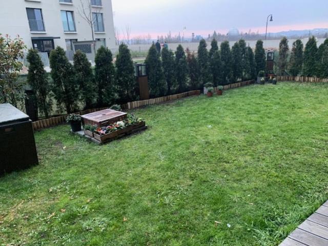 Krejcarek Garden Apartment Прага Екстериор снимка