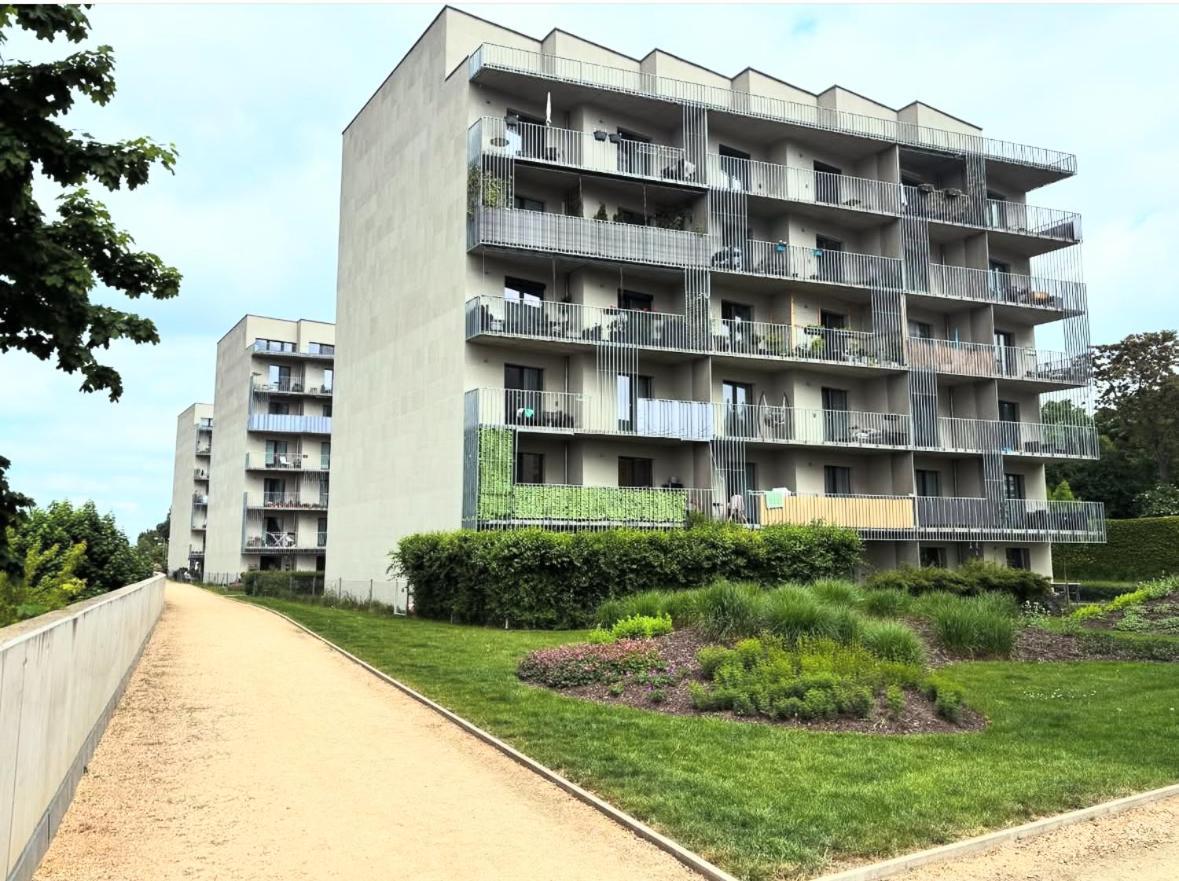 Krejcarek Garden Apartment Прага Екстериор снимка