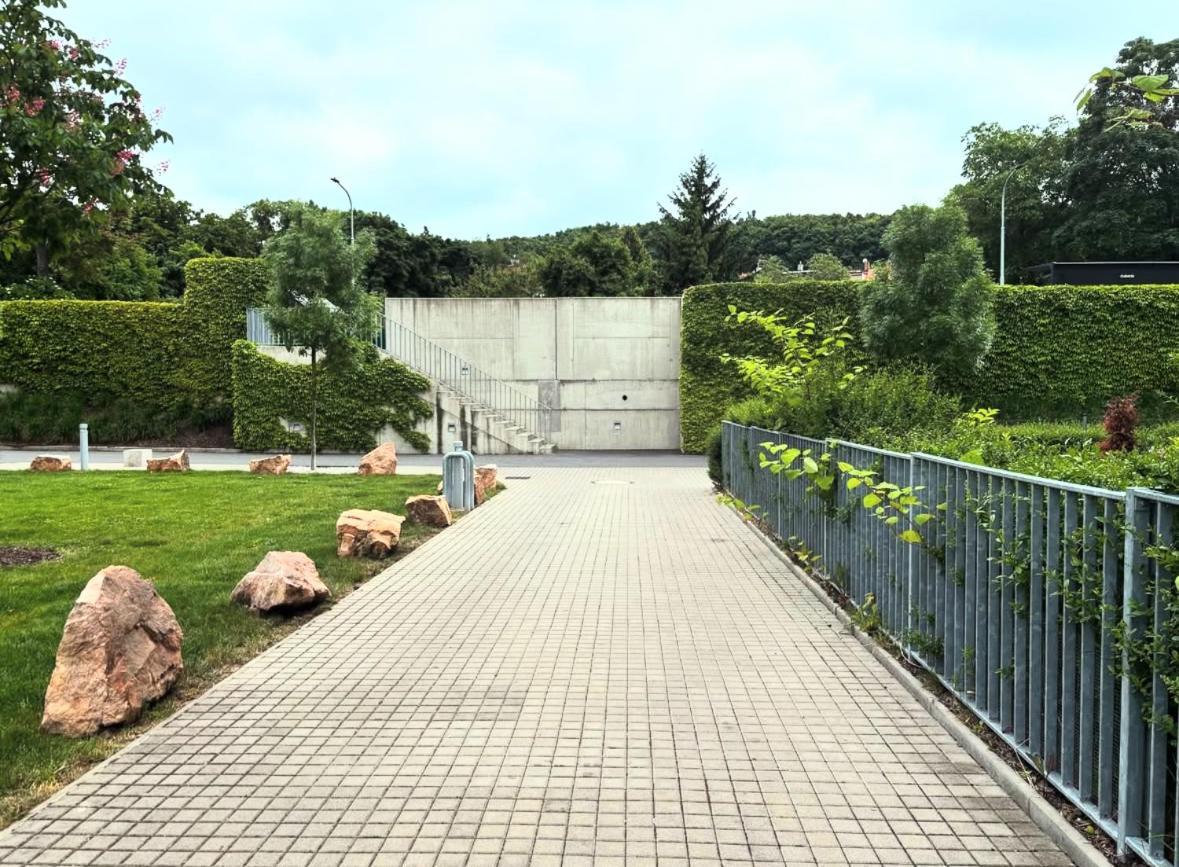 Krejcarek Garden Apartment Прага Екстериор снимка